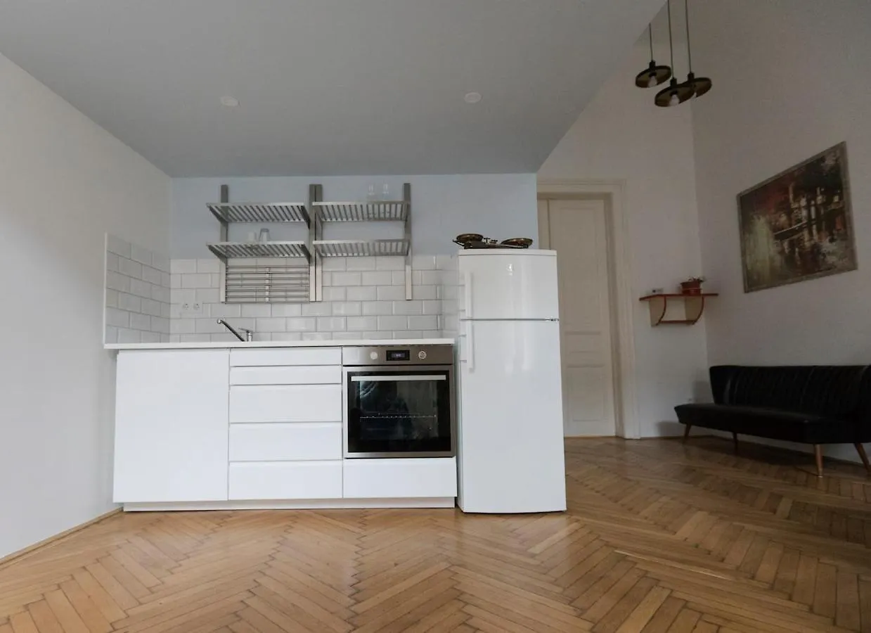 Budapestayz - Jozsef Apartments 0*, Budapešť